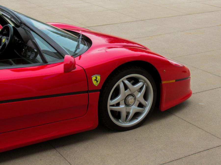 Детали экстерьера Ferrari F50 1995 года  (фото 15 из 60)